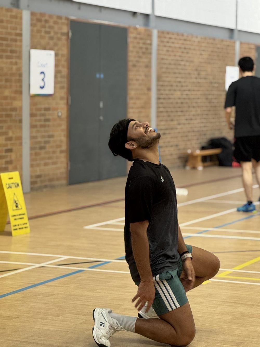 A Dropshot Folks player celebrating on court